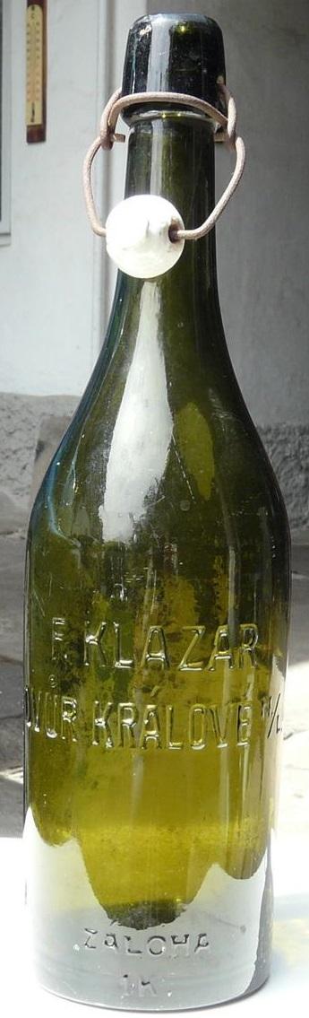 Pivní lahev s patentním uzávěrem