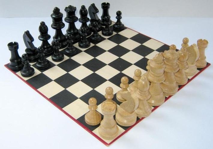 dřevěné šachy