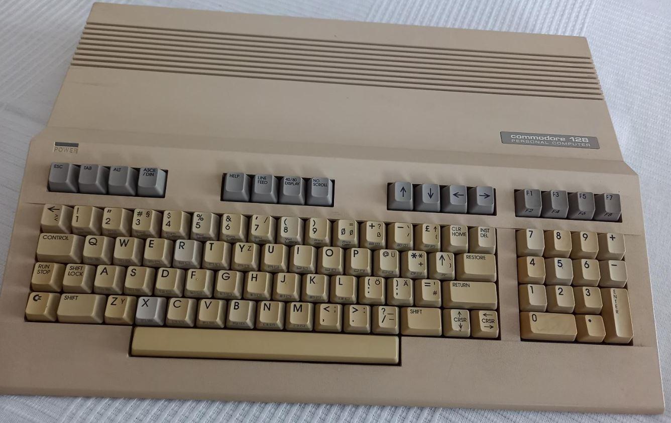Commodore C-128