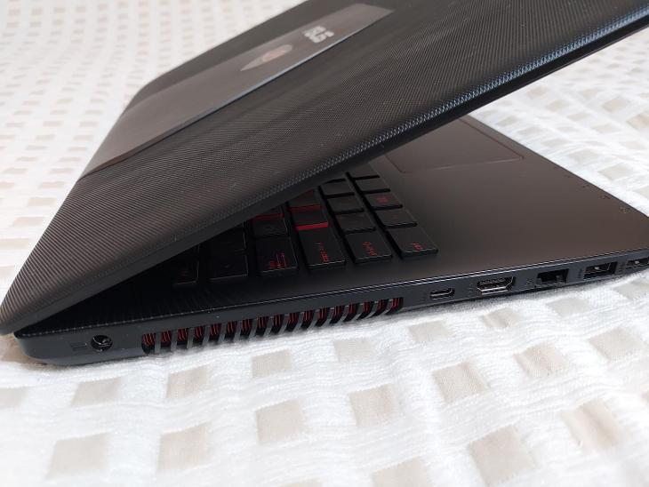 Asus gl552v не включается