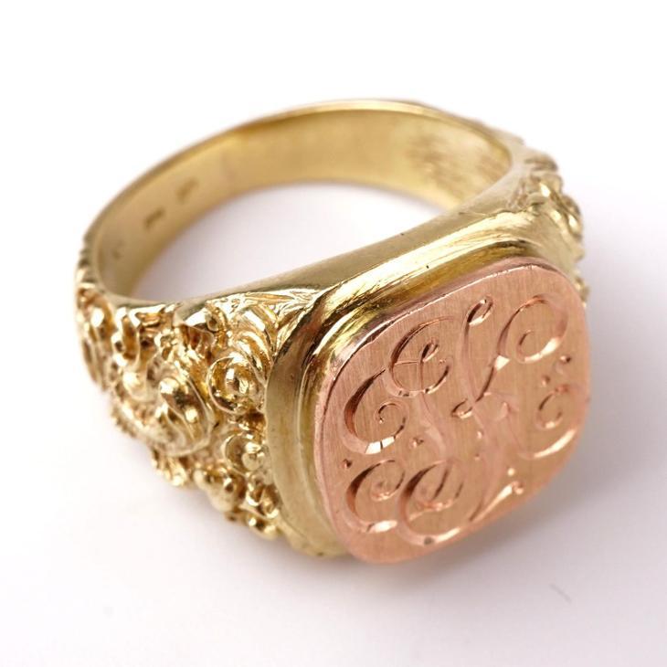 pánsky zlatý prsteň s monogramom pánsky zlatý prsteň s chryzoprasom