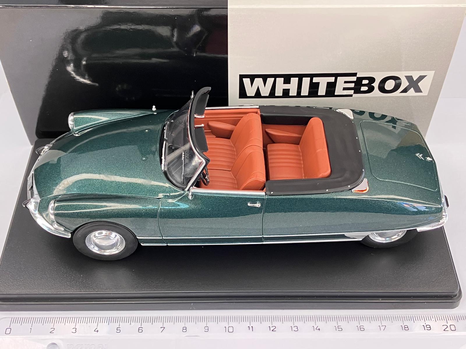 ホワイトボックス 1/24 シトロエン DS19 コンバーチブル ダークグリーンメタリックWhite Box 1:24 Citroen DS19  Convertible darkgreen-metallic-