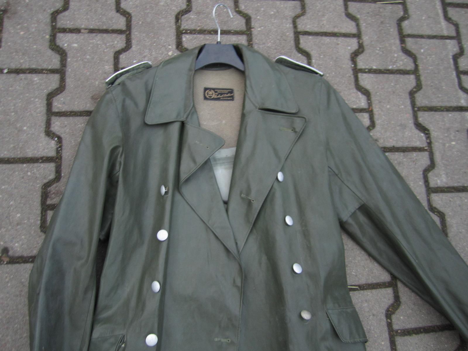 Identification Manteau de pluie WH 64d9b09c-3b72-42d2-9e35-580a7671faae