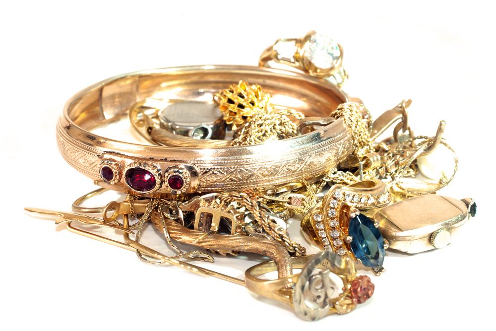 Starožitné zlaté prsteny a náhrdelníky